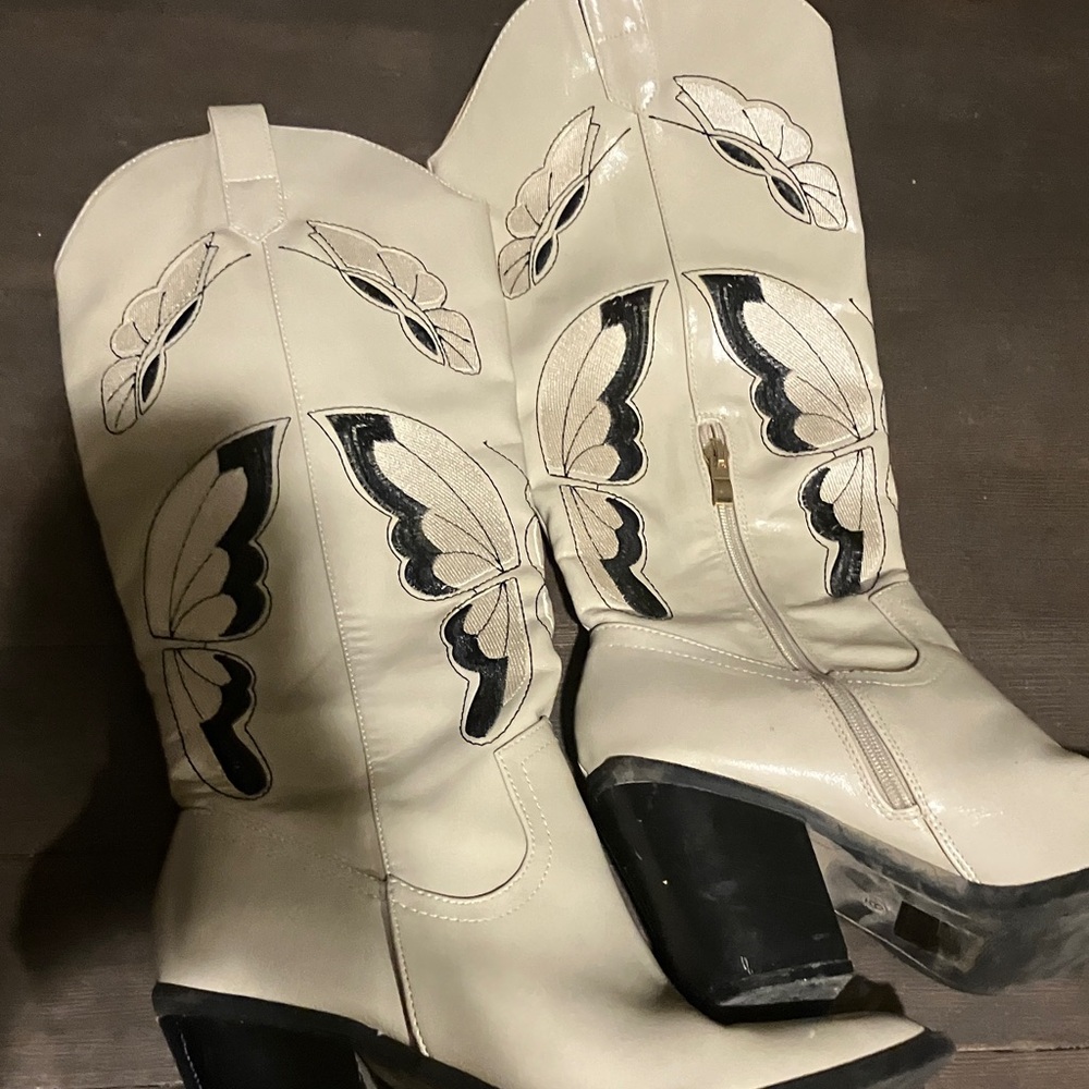 Elegant Cream and Black Women's Boots